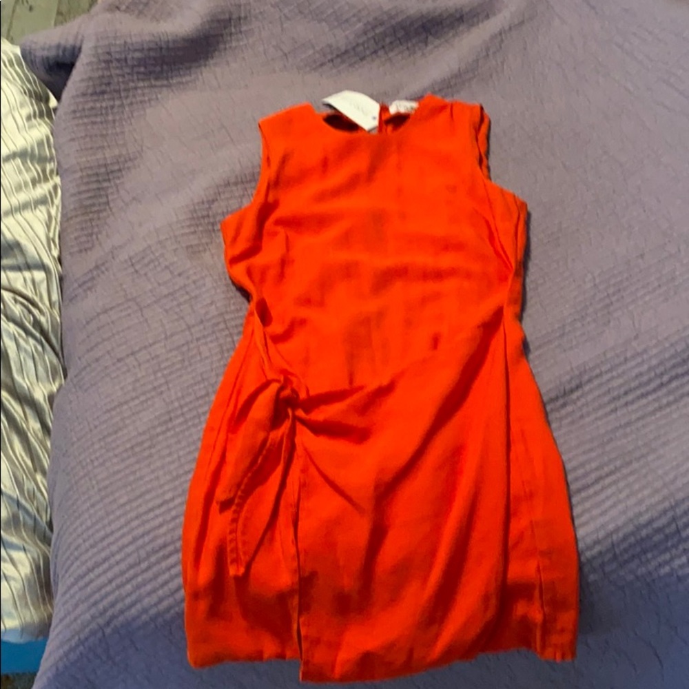 Line+dot small vibrant red dress (new with tags)